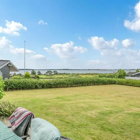 Rathi - 250m From The Sea By Interhome *